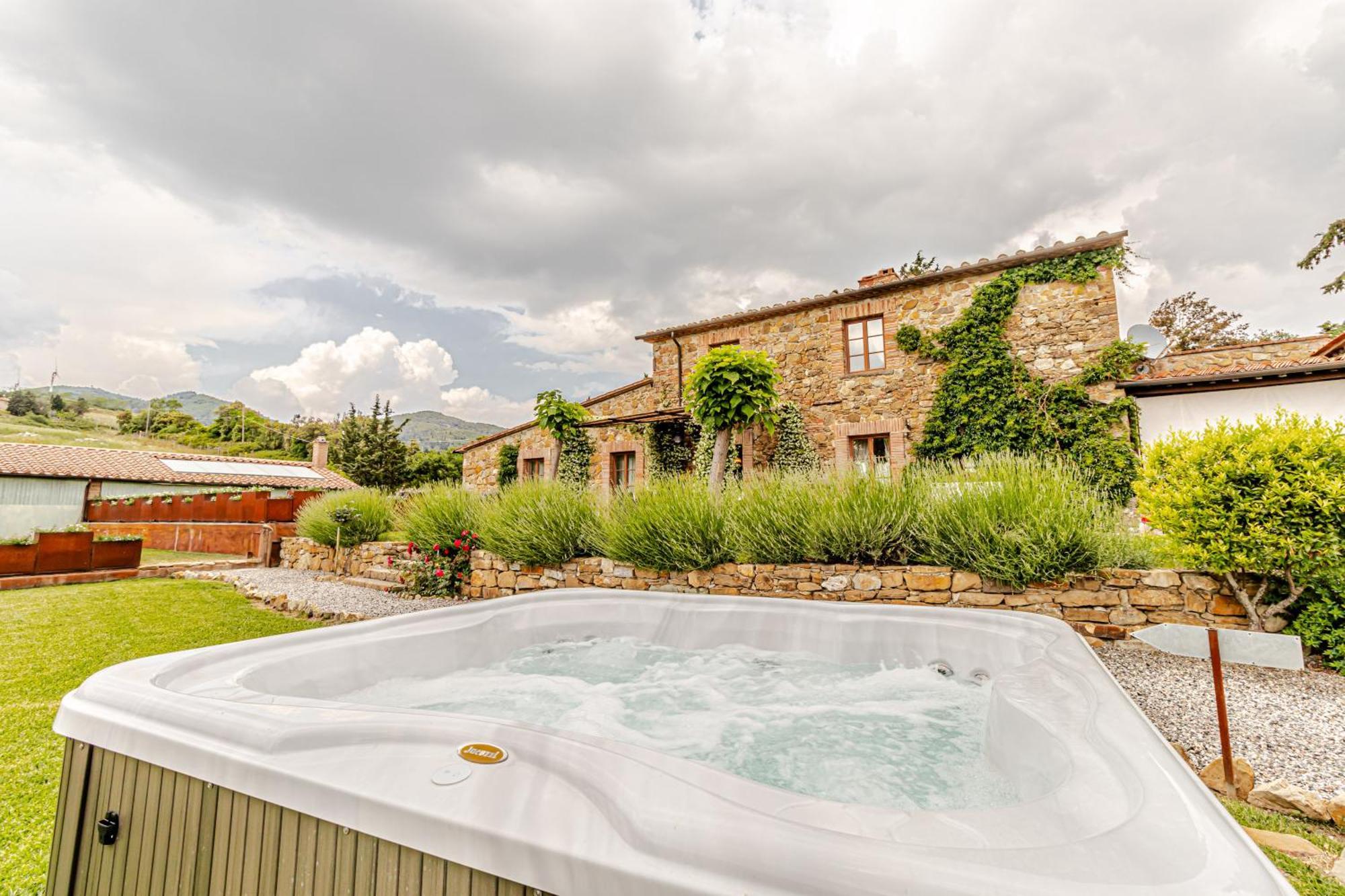Chateau La Siroque Montecatini Val di Cecina Εξωτερικό φωτογραφία